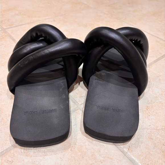 Shoes - Yume Yume Black Padded Sandals